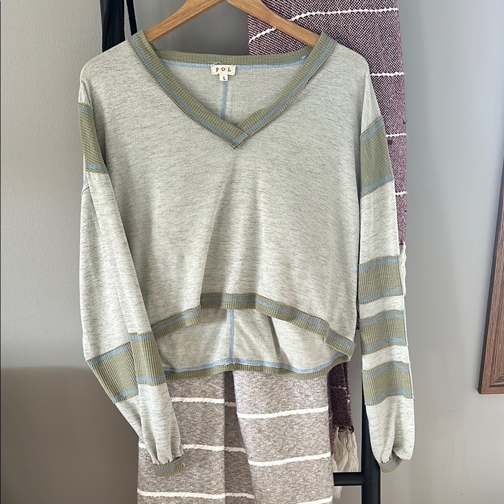 POL Women's GreenV-Neck Longsleeve Top